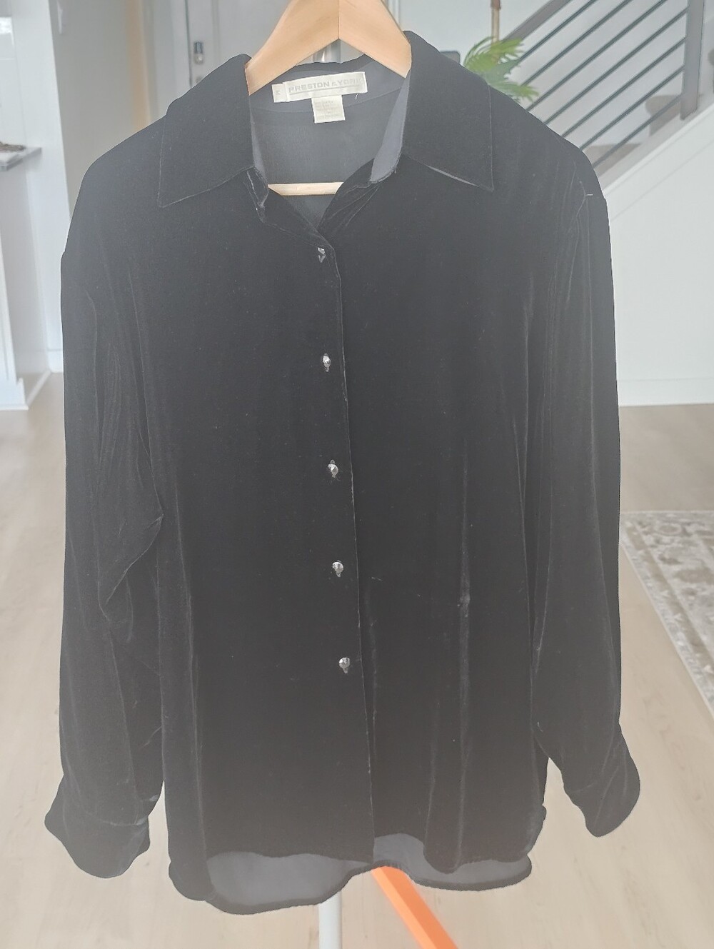 Preston & York Black Velvet Button Front Blouse Women's M Long Sleeve Collared